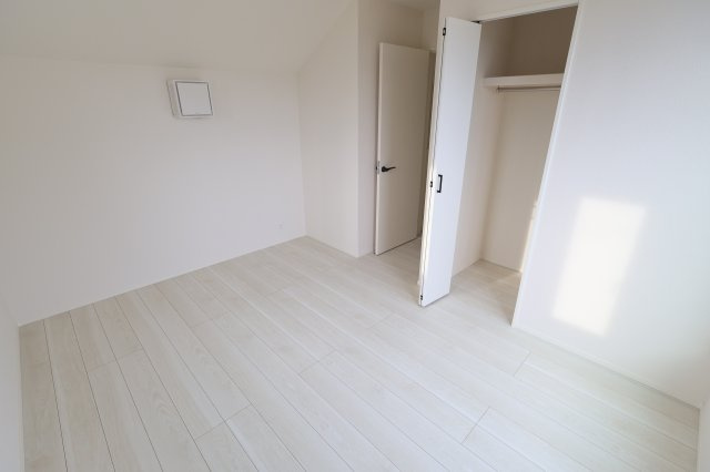 《仲介手数料無料》岩槻区城南１丁目5-41-1新築一戸建てリナージュの洋室