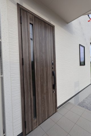 《仲介手数料無料》岩槻区城南１丁目5-41-1新築一戸建てリナージュの玄関