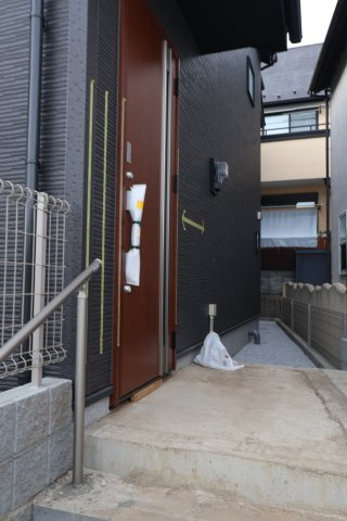 《仲介手数料無料》岩槻区城南１丁目5-41-1新築一戸建てリナージュの玄関
