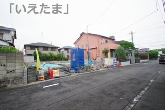 【前面道路含む現地写真】 | 令和８年６月７日撮影　建築中