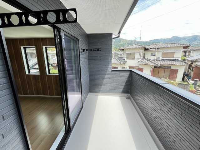 【バルコニー】 | 福岡市東区奈多3丁目1期　3号棟（全4棟）【仲介手数料無料・0円】 | 施工例。施工例は完成時と異なる場合があります。