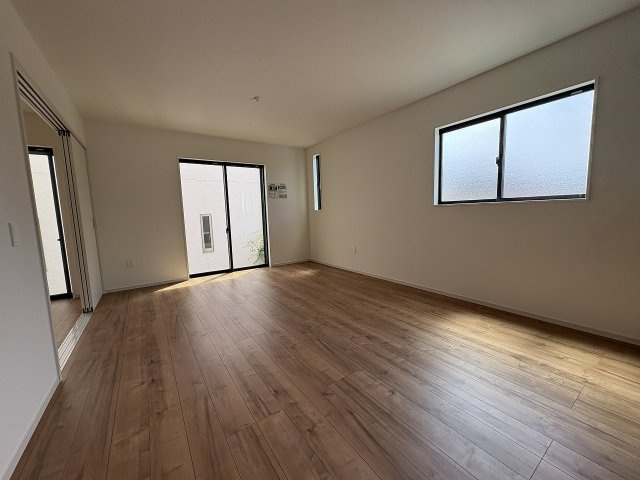 【居間・リビング】 | 福岡市東区奈多3丁目1期　3号棟（全4棟）【仲介手数料無料・0円】 | 施工例。施工例は完成時と異なる場合があります。