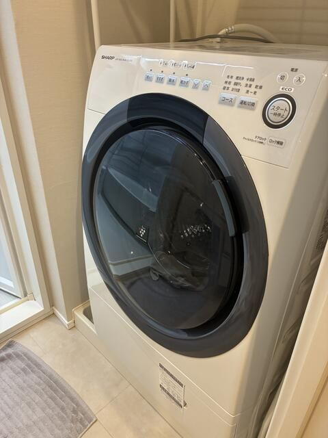 エバーグリーンパレス浅草の設備|洗濯機置場
