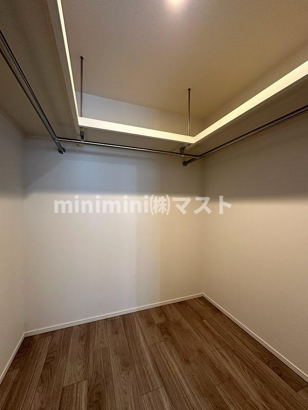 レジュールアッシュ谷町四丁目グランクラスの収納