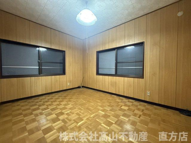 直方市大字上頓野の一戸建ての洋室