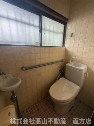 直方市大字上頓野の一戸建てのトイレ