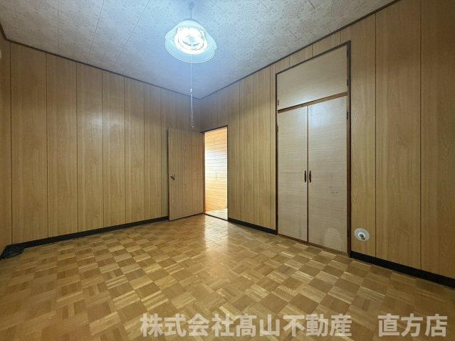 直方市大字上頓野の一戸建ての洋室