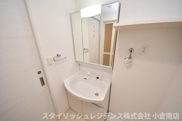 コンダクトレジデンスTOKURIKIの洗面所