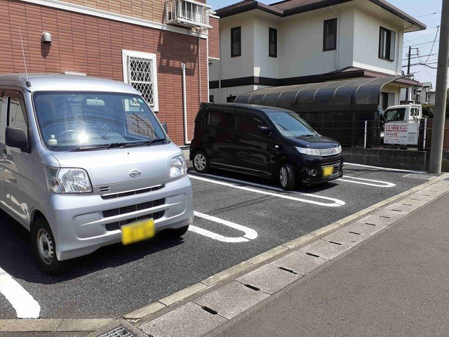 ジュイールⅢの駐車場