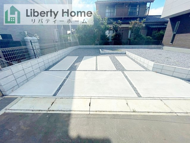 土浦市荒川沖西第2期　新築戸建　3号棟の駐車場