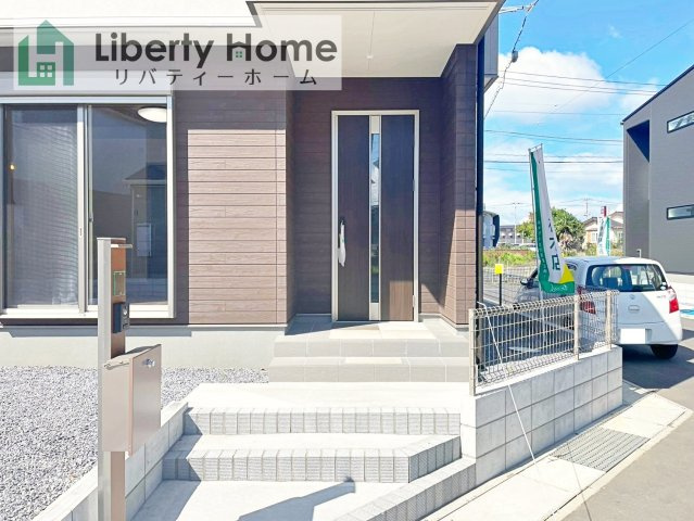 土浦市荒川沖西第2期　新築戸建　3号棟の玄関