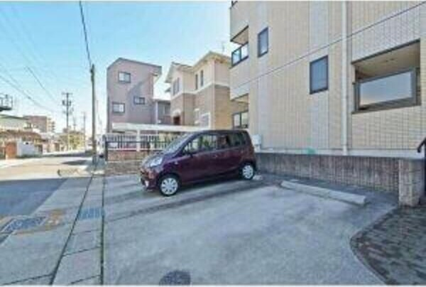 四季の駐車場