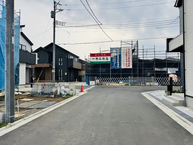 八王子市　石川町　新築一戸建て　７期の前面道路含む現地写真|～南6ｍ道路に面しています～
