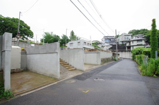 【前面道路含む現地写真】 | 【仲介手数料無料！！】多摩市桜ケ丘1丁目　新築戸建て（全5棟）A号棟　5980万円