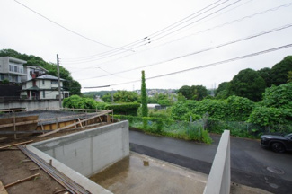 【駐車場】 | 【仲介手数料無料！！】多摩市桜ケ丘1丁目　新築戸建て（全5棟）A号棟　5980万円 | E号棟　駐車場