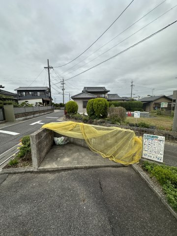 ルラールの駐車場