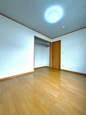 恵庭市美咲野2丁目の洋室