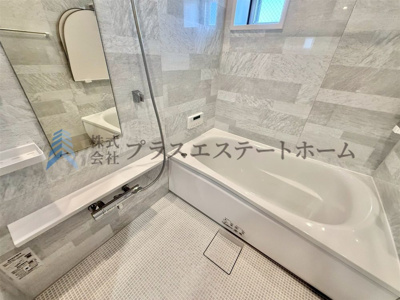 【浴室】 | ワコーレシャロウ御屋敷通 | 広々としたバスルームで、心地よいリラックスタイムを楽しめます♪快適な空間で、日々の疲れを癒す贅沢な時間を提供します♪