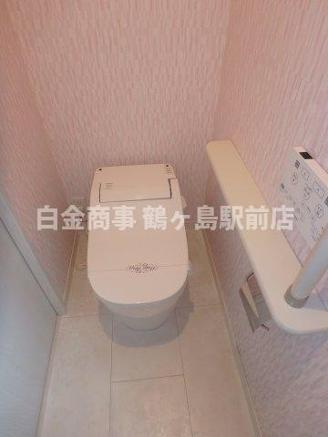 坂戸市長岡中古戸建のトイレ