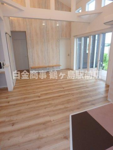 坂戸市長岡中古戸建の居間・リビング