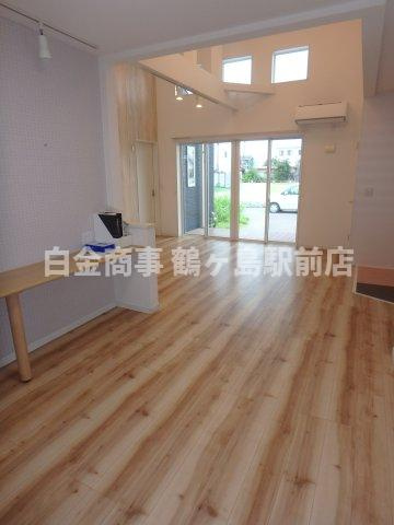 坂戸市長岡中古戸建の居間・リビング