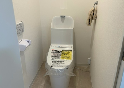 【トイレ】 | 藤和相模原コープⅢ | トイレは大きさや形、機能、抗菌性などが異なる多種多彩なタイプが各メーカーから出ています。それぞれに良さがあるため、事前にどういったタイプのトイレがいいのかをご家庭内で決めて、内見に行くといいでしょう。