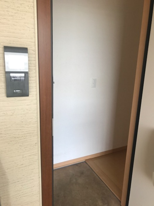フレンドリースクエア桜 A棟の玄関|※室内画像は別号室のもの