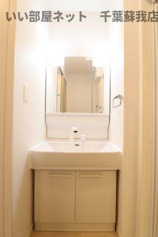 グランディールの洗面所|明るい洗面所です
