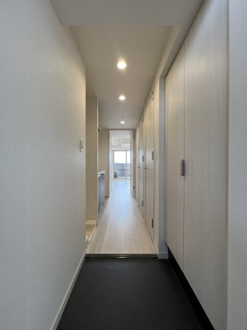 プレサンス上前津エレスタの玄関|明るい玄関です