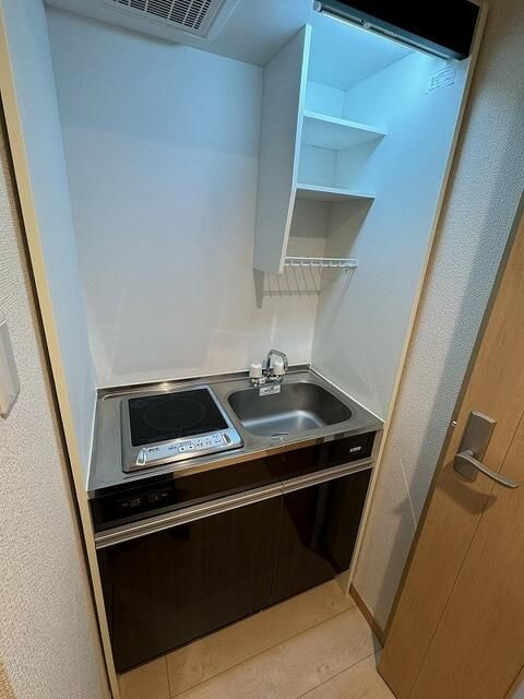 横浜市西区中央２丁目のアパートのキッチン
