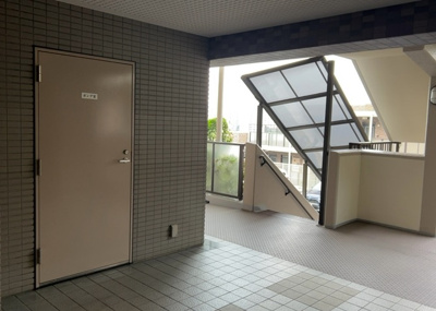 【設備】 | 藤和ライブタウン座間 | 共有部分は、住民なら誰もが使える設備のこと。例えば駐車場やエレベーター、インターネット設備、セキュリティ設備などがあります。他にも、マンションの廊下・外部階段やエントランス・ゴミ置き場などがあります。