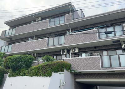 【構造・工法・仕様】 | 藤和ライブタウン座間 | ＲＣ造、Reinforced Concreteは直訳すると補強されたコンクリートです。主に柱や梁・床・壁が鉄筋とコンクリートで構成おり、鉄筋を組んだ型枠にコンクリートを流し込んで固めたものを指します。
