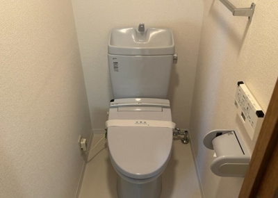 【トイレ】 | 藤和ライブタウン座間 | トイレは大きさや形、機能、抗菌性などが異なる多種多彩なタイプが各メーカーから出ています。それぞれに良さがあるため、事前にどういったタイプのトイレがいいのかをご家庭内で決めて、内見に行くといいでしょう。