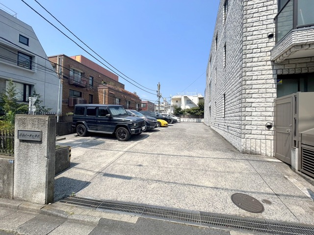 原宿パークハウスの駐車場|★敷地内駐車場★※現在空きなし