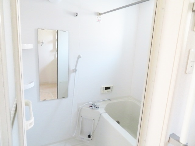 藤沢市村岡東３丁目のアパートの浴室