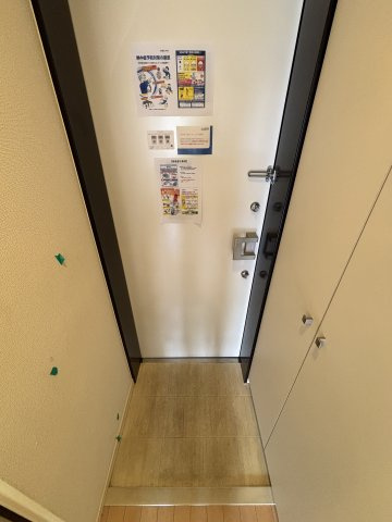 ファミール仲町の玄関