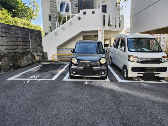 那覇市楚辺１丁目の駐車場の駐車場