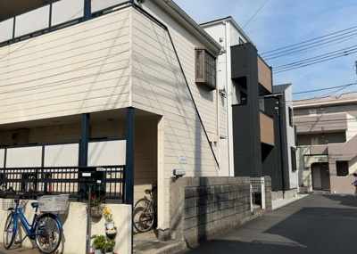 【外観】 | コーポ　リラ | マンションの外観は非常に重要なポイントです！外観の善し悪しは資産価値に大きな影響を与えます。外観のいいマンションを購入することで、高値で売却がしやすく、買い手が見つかりやすいというメリットがあります。
