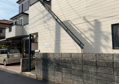 【外観】 | コーポ　リラ | 眺望の良さを楽しめるダイニングキッチンで家族団らんの時間を過ごしてはいかがでしょうか。バルコニーから見える景色を家族で眺める時間は、時間が経つのを忘れてしまいそうですね。是非、現地を見に行きましょう！