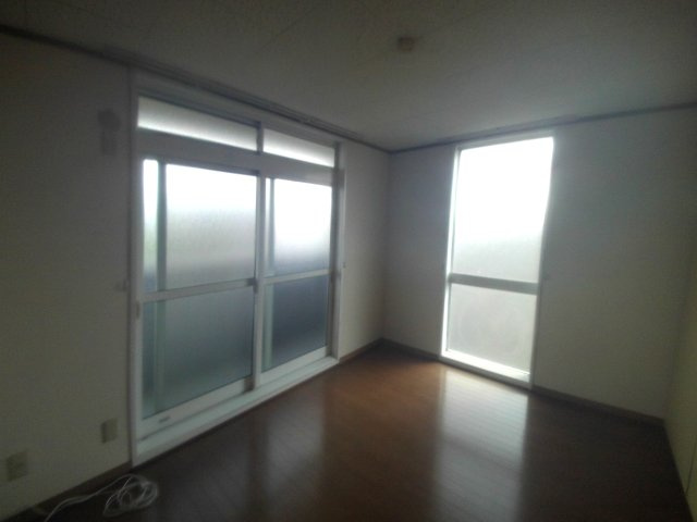 ダイコーポ西藤江の洋室