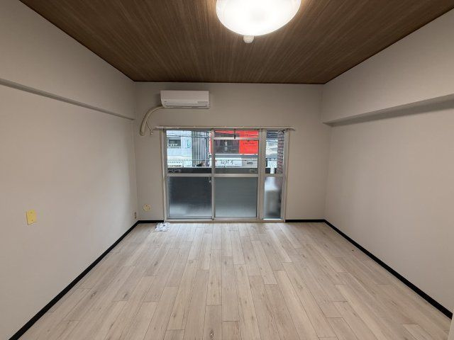 朝日プラザ西道頓堀の居間・リビング