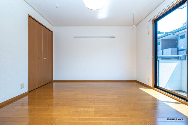 リビングタウン一番館の洋室