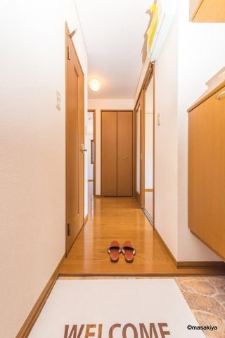 リビングタウン一番館の玄関|玄関