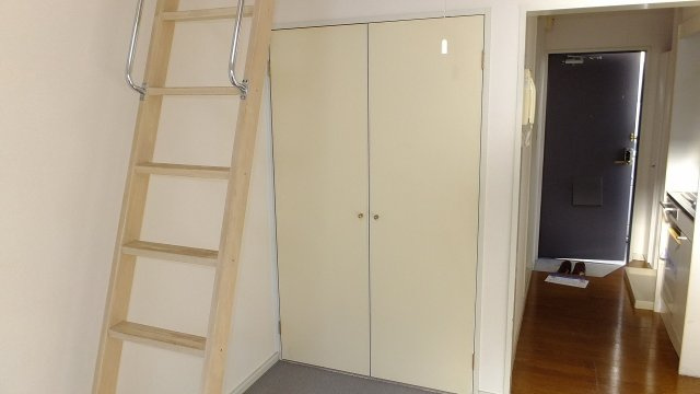 レオパレスこうべ山手の内装|たっぷりの収納になります。