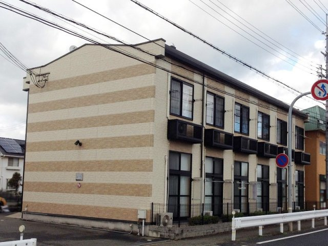 加古川市平岡町一色西２丁目のアパート