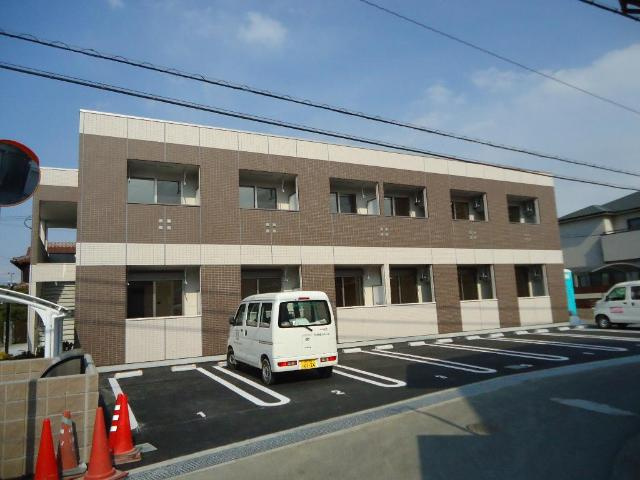 加古川市平岡町新在家のアパート