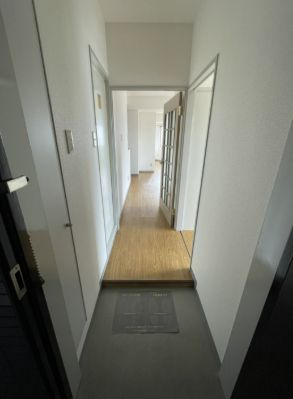 メイプルヒルズ滝野川の玄関|明るい玄関です