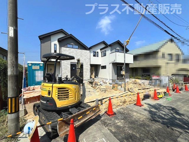 【外観】 | 福岡市早良区飯倉6丁目8期　2号棟（全2棟）【仲介手数料無料・0円】 | 現地写真。プラス不動産販売なら、現場の全ての棟をまとめてご見学頂けます。