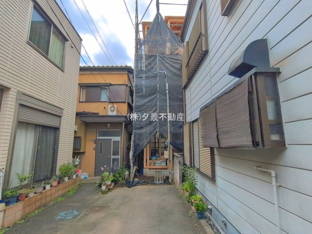 《仲介手数料無料》中央区新中里４丁目15-14新築一戸建て