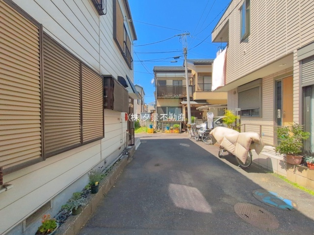 《仲介手数料無料》中央区新中里４丁目15-14新築一戸建て